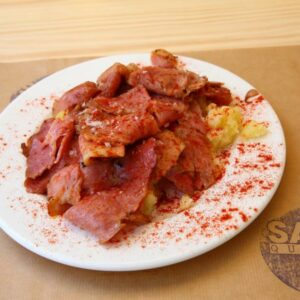 Lacon Plancha con Patata Panadera, Pimentón y AOVE